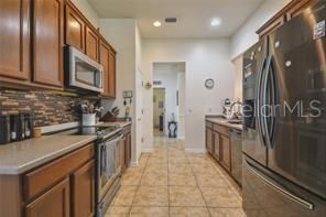 For Rent: $2,600 (4 beds, 2 baths, 1604 Square Feet)