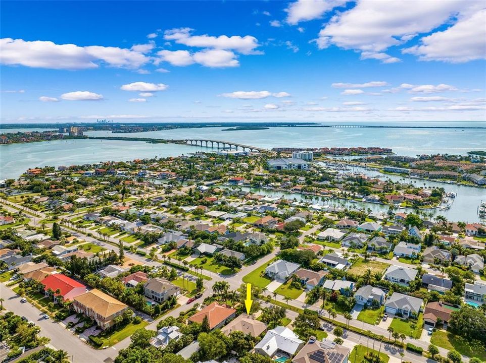 For Sale: $1,050,000 (3 beds, 2 baths, 2581 Square Feet)