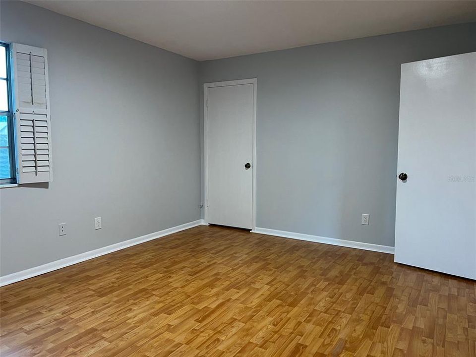 For Sale: $218,000 (2 beds, 1 baths, 1048 Square Feet)