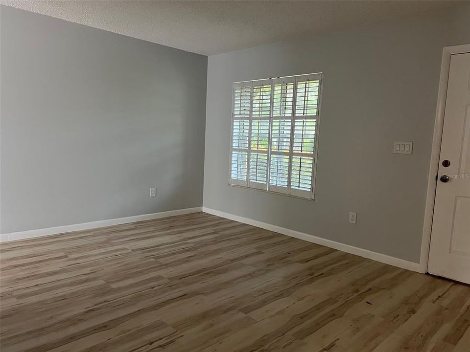 For Sale: $218,000 (2 beds, 1 baths, 1048 Square Feet)