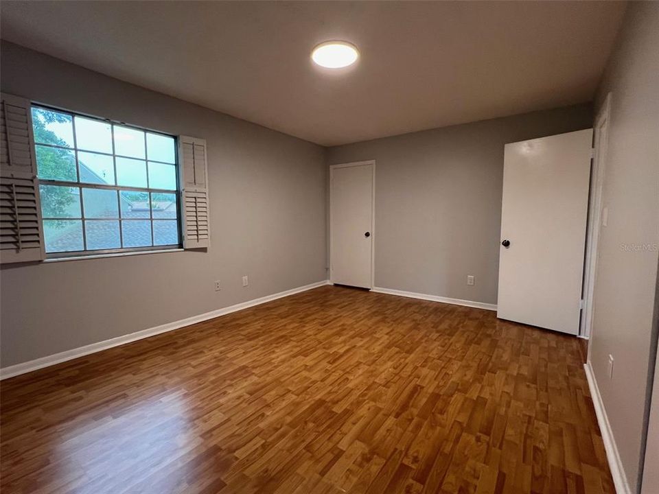 For Sale: $218,000 (2 beds, 1 baths, 1048 Square Feet)