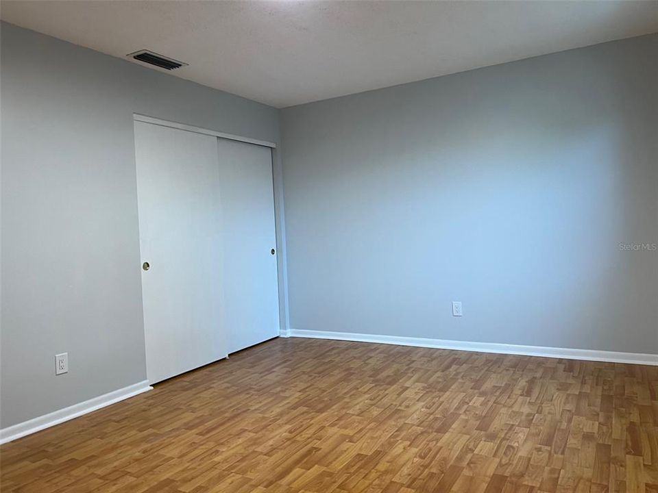 For Sale: $218,000 (2 beds, 1 baths, 1048 Square Feet)