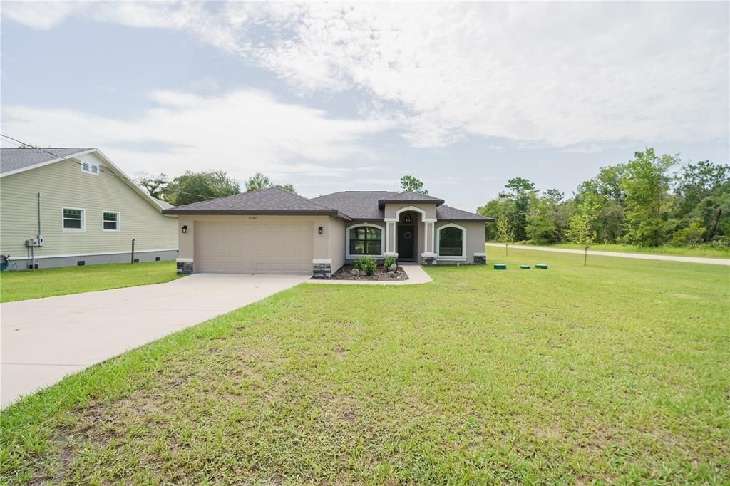 Active With Contract: $331,500 (3 beds, 2 baths, 1558 Square Feet)