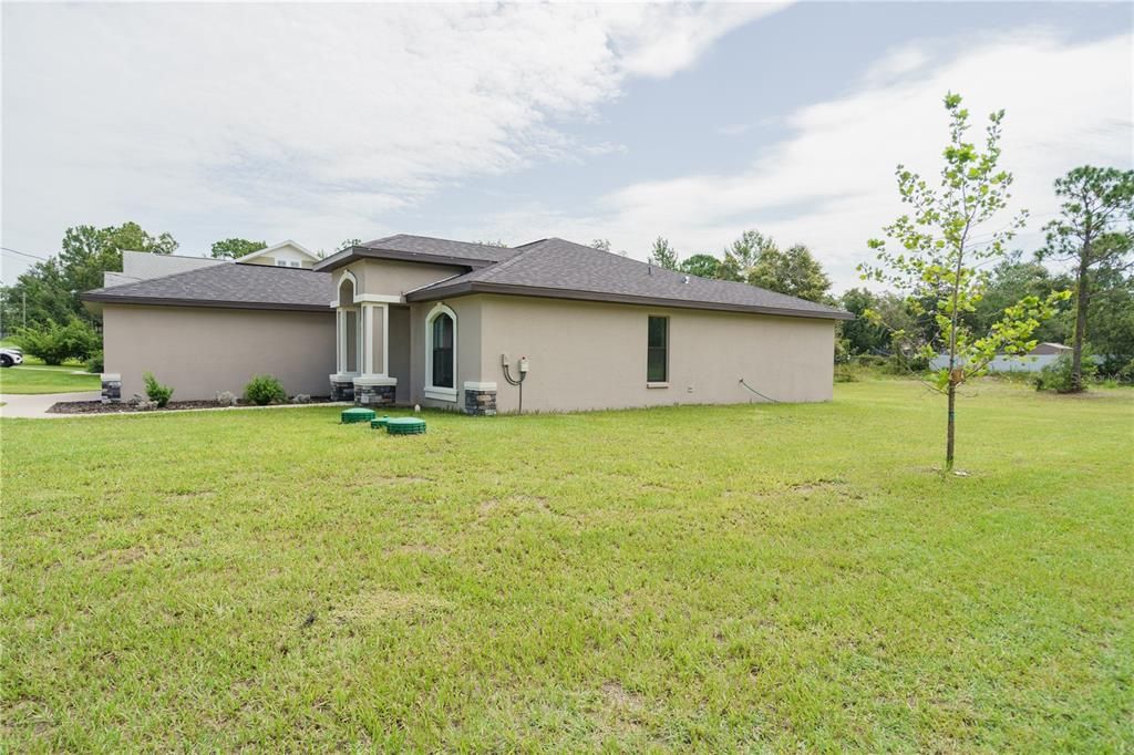 Active With Contract: $331,500 (3 beds, 2 baths, 1558 Square Feet)