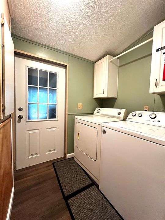 Active With Contract: $162,900 (2 beds, 1 baths, 1232 Square Feet)