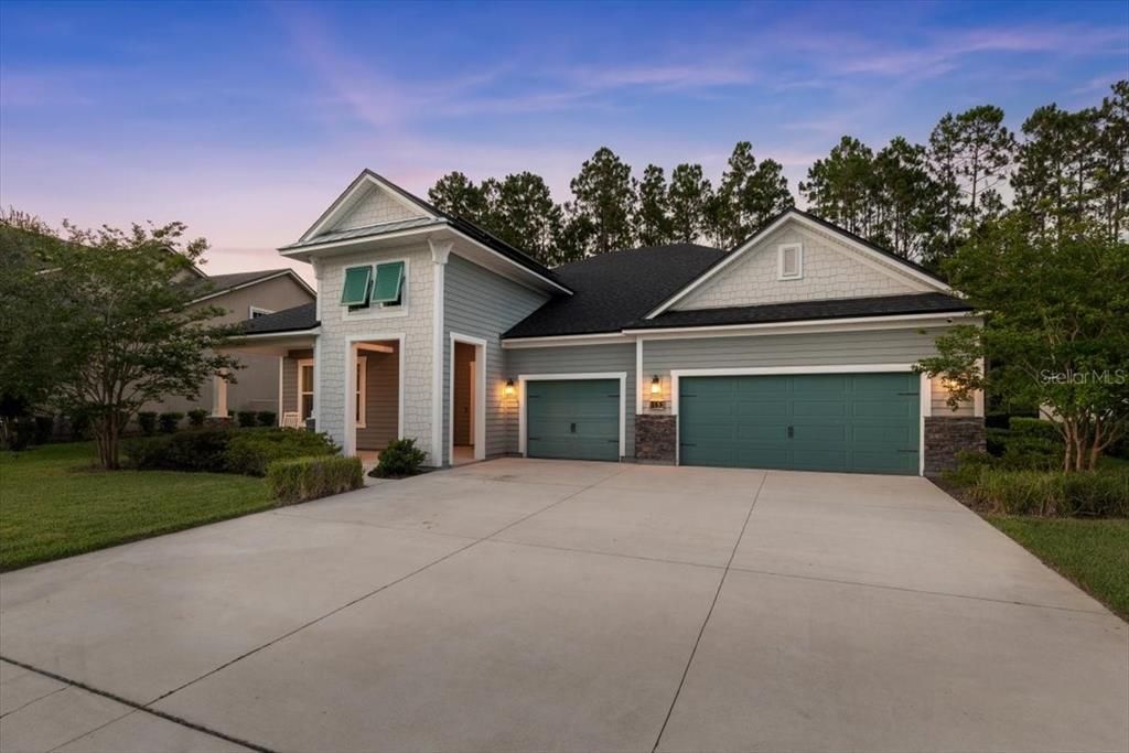 Active With Contract: $575,000 (4 beds, 3 baths, 2854 Square Feet)