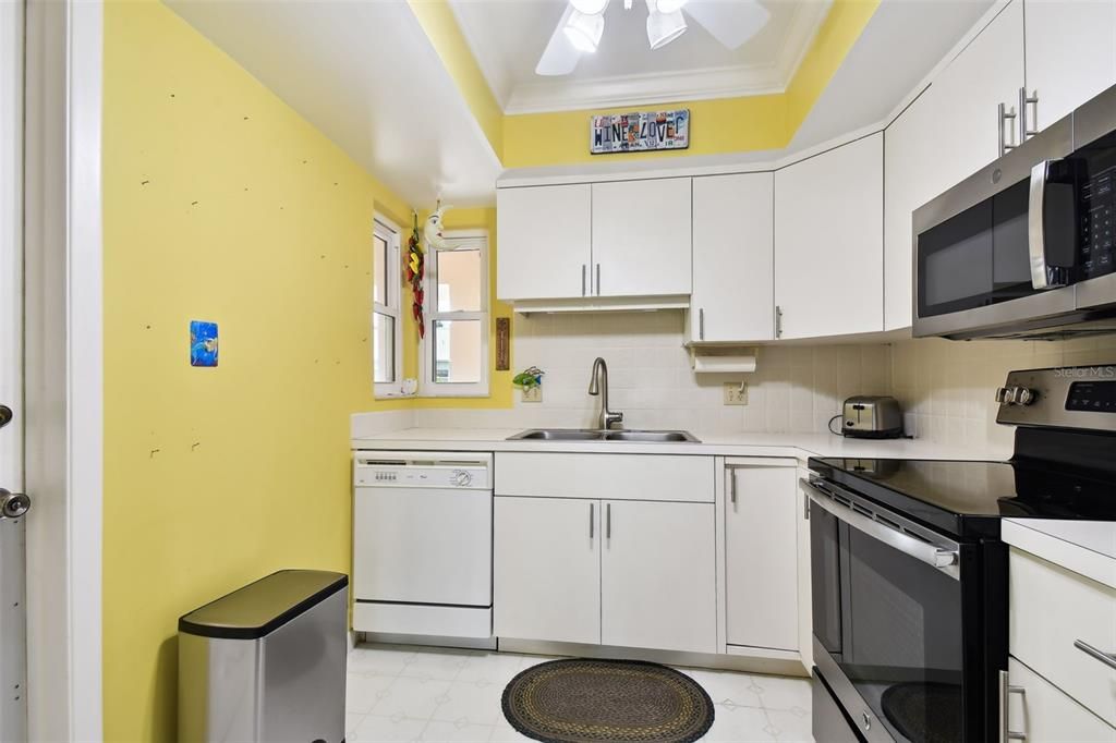 For Sale: $265,000 (2 beds, 2 baths, 1270 Square Feet)