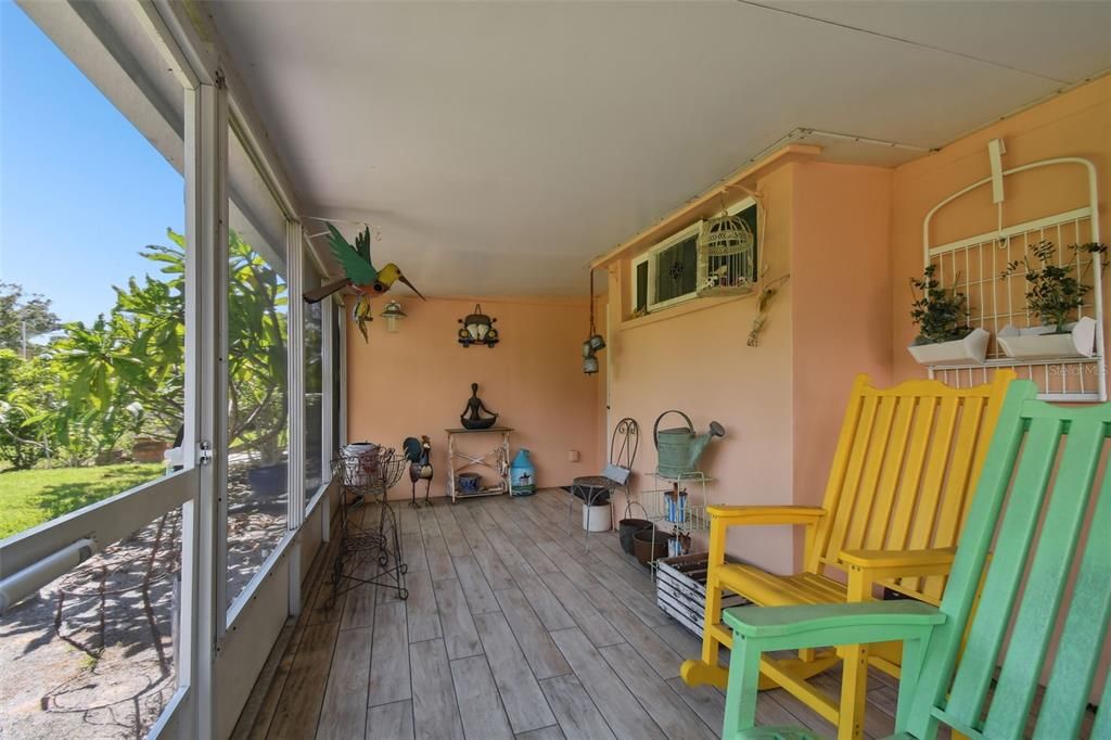 For Sale: $265,000 (2 beds, 2 baths, 1270 Square Feet)