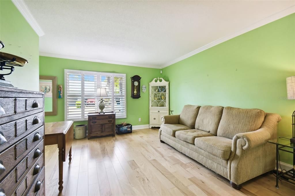 For Sale: $265,000 (2 beds, 2 baths, 1270 Square Feet)