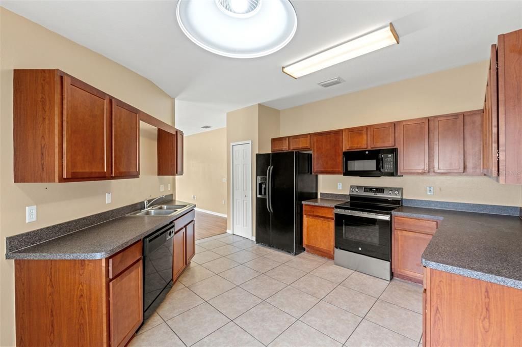 For Sale: $238,000 (3 beds, 2 baths, 1451 Square Feet)