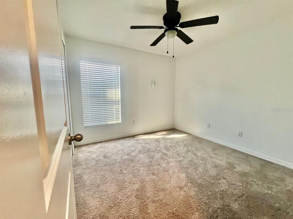 For Rent: $2,300 (4 beds, 2 baths, 1918 Square Feet)