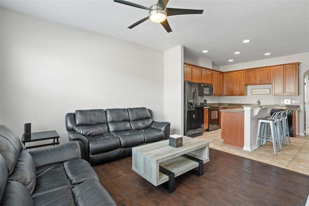 For Sale: $380,000 (2 beds, 2 baths, 1480 Square Feet)