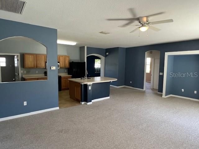 For Rent: $1,700 (3 beds, 2 baths, 2060 Square Feet)