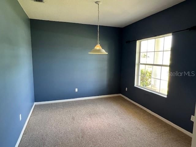 For Rent: $1,700 (3 beds, 2 baths, 2060 Square Feet)