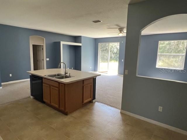 For Rent: $1,700 (3 beds, 2 baths, 2060 Square Feet)