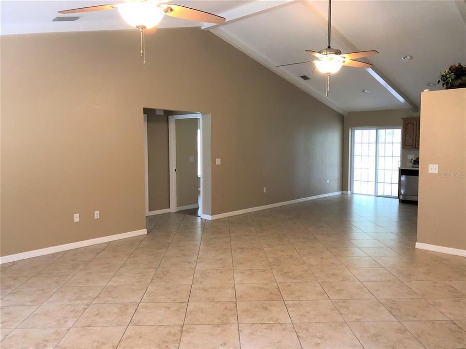 For Rent: $2,495 (3 beds, 2 baths, 1706 Square Feet)