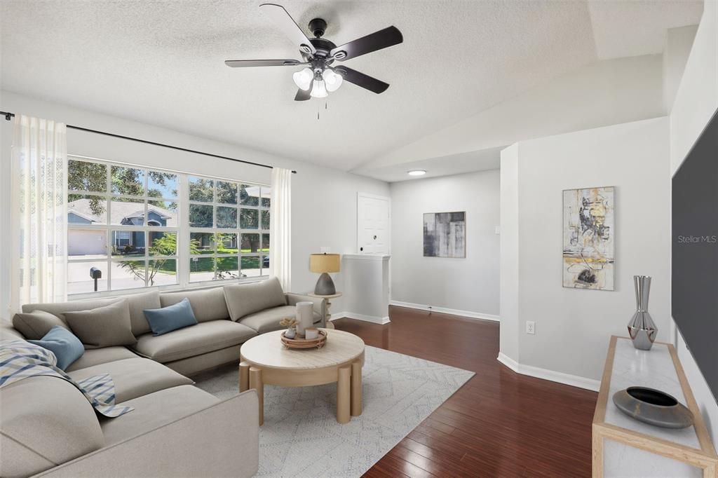 Active With Contract: $314,900 (3 beds, 2 baths, 1514 Square Feet)