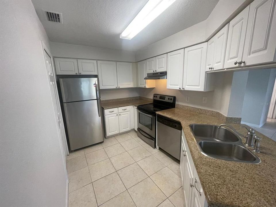 For Rent: $1,650 (2 beds, 2 baths, 1007 Square Feet)