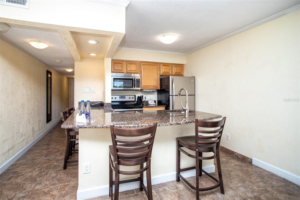 For Sale: $280,000 (1 beds, 1 baths, 560 Square Feet)