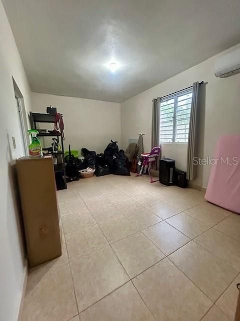 Activo con contrato: $295,000 (3 camas, 2 baños, 1679 Pies cuadrados)