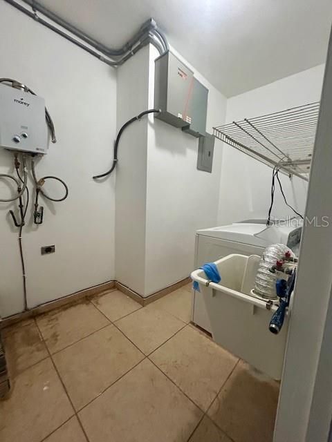 Activo con contrato: $295,000 (3 camas, 2 baños, 1679 Pies cuadrados)