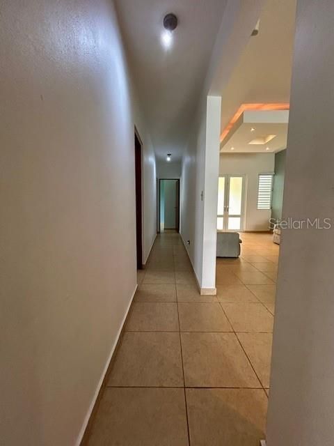 Activo con contrato: $295,000 (3 camas, 2 baños, 1679 Pies cuadrados)