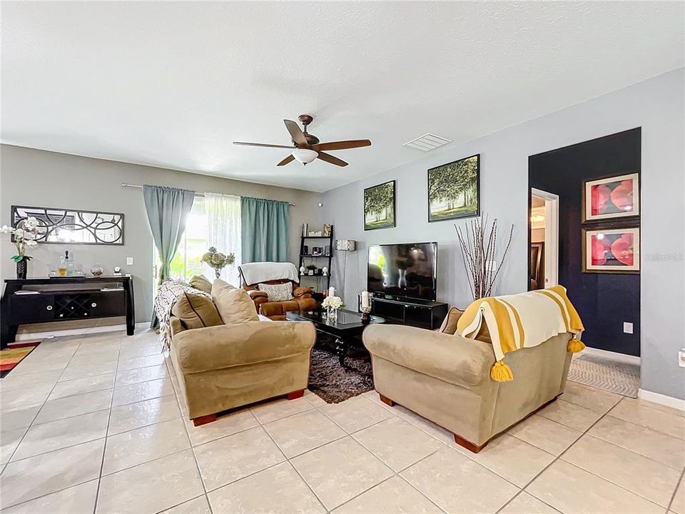 For Sale: $475,000 (4 beds, 3 baths, 2311 Square Feet)