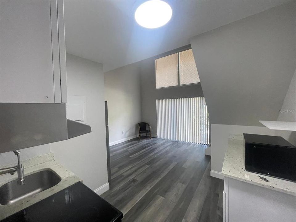 For Rent: $1,850 (2 beds, 2 baths, 1124 Square Feet)