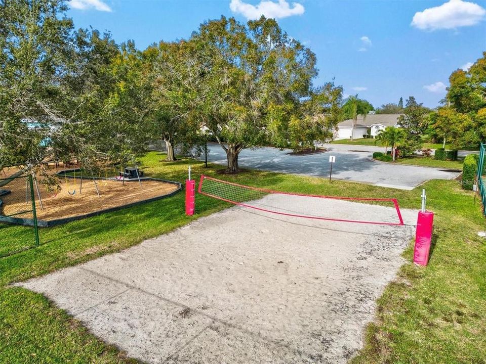 Active With Contract: $450,000 (3 beds, 2 baths, 1593 Square Feet)