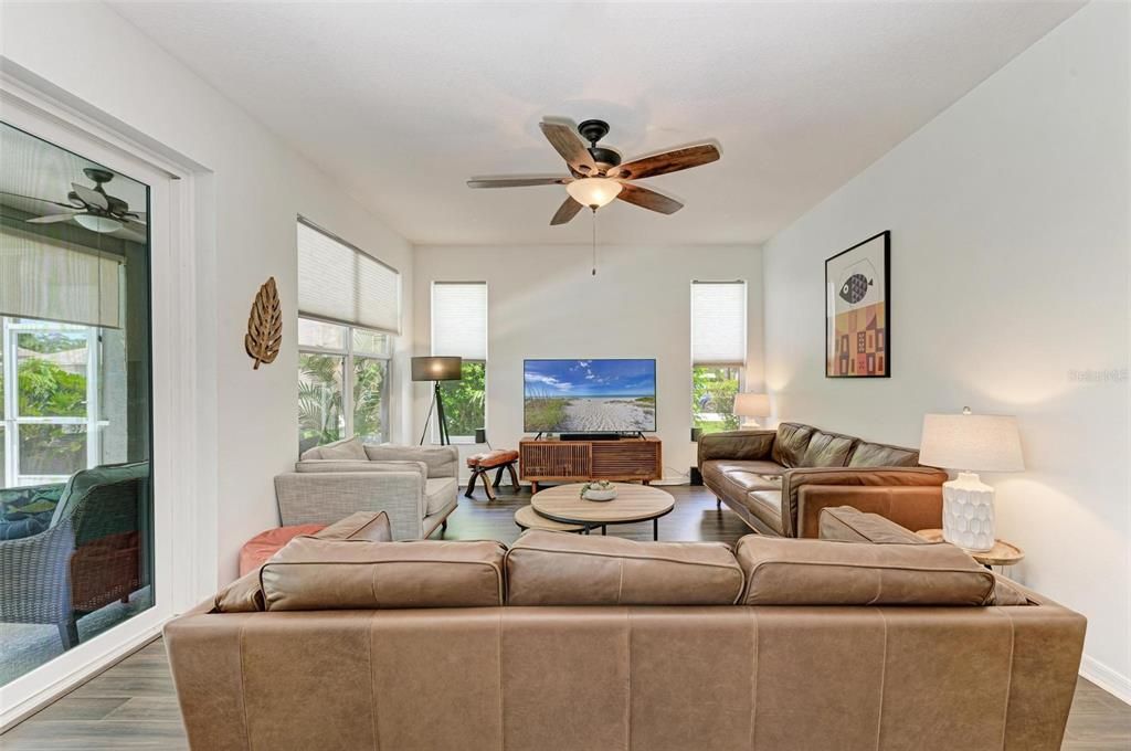 Active With Contract: $555,000 (3 beds, 2 baths, 1748 Square Feet)