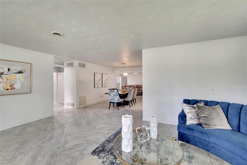 Active With Contract: $425,000 (3 beds, 2 baths, 1760 Square Feet)