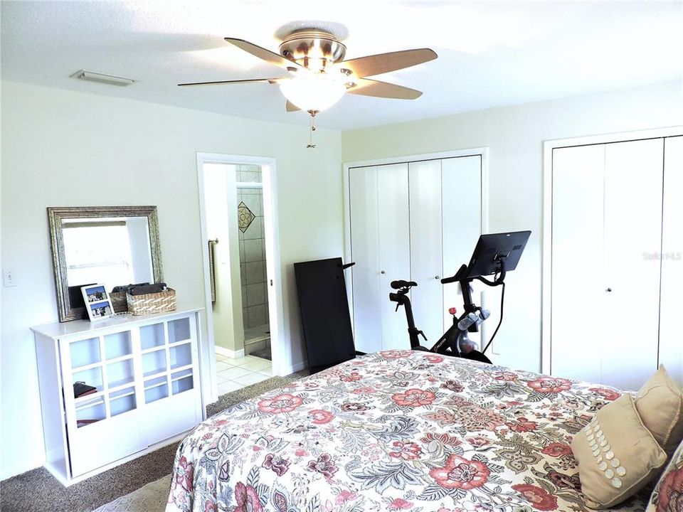 For Sale: $289,000 (2 beds, 1 baths, 1432 Square Feet)