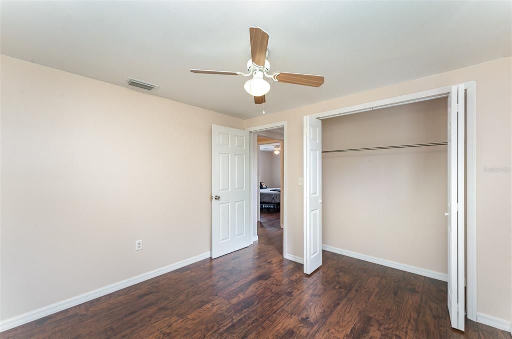 For Sale: $200,000 (3 beds, 1 baths, 1056 Square Feet)