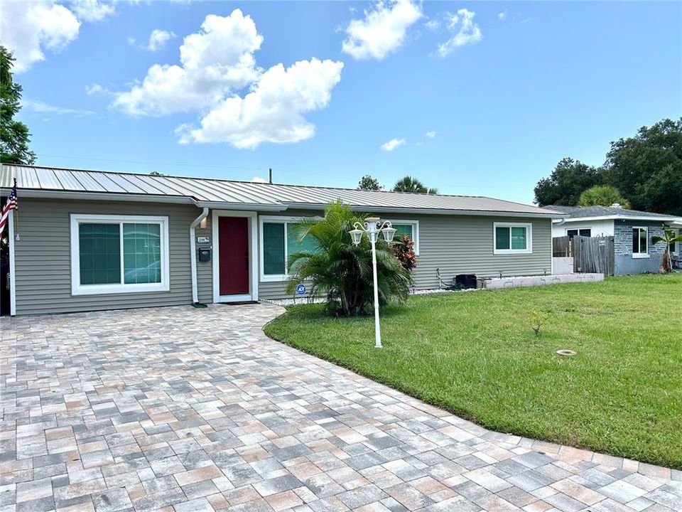 Active With Contract: $2,500 (3 beds, 2 baths, 1745 Square Feet)