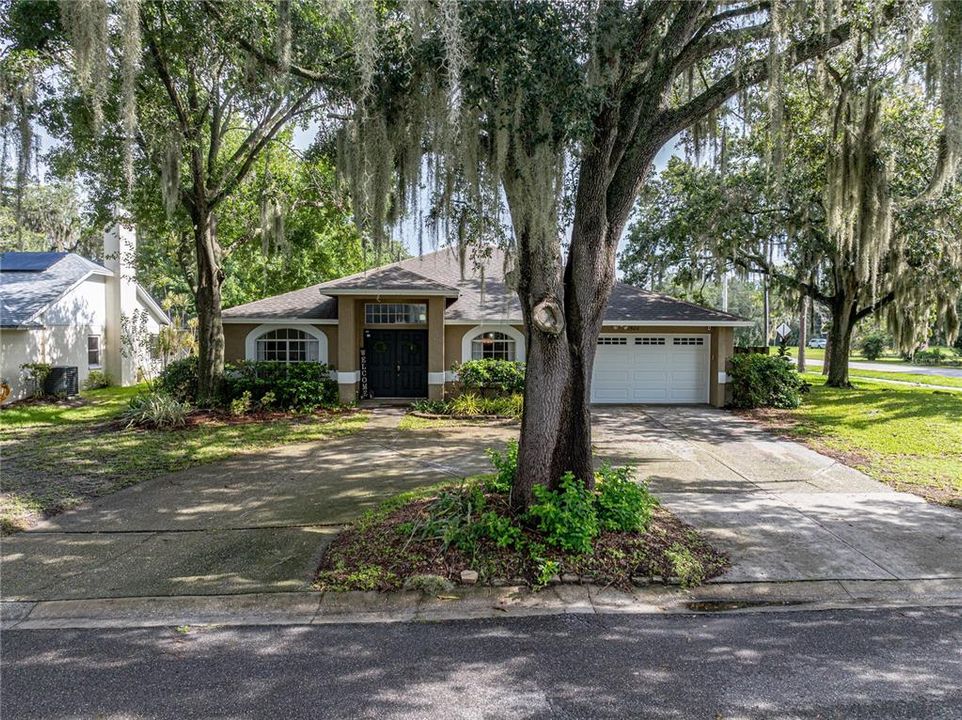 Active With Contract: $399,900 (4 beds, 2 baths, 2044 Square Feet)