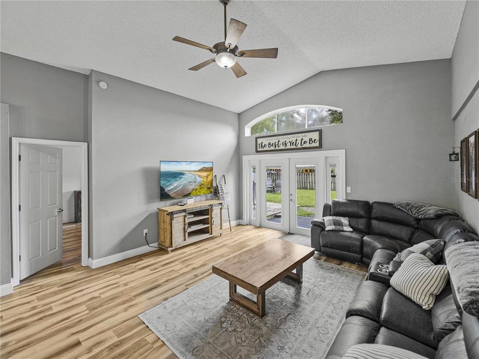 Active With Contract: $399,900 (4 beds, 2 baths, 2044 Square Feet)