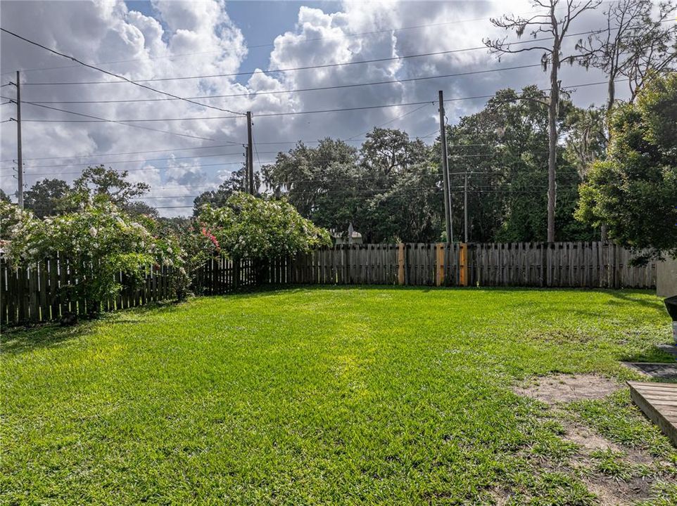 Active With Contract: $399,900 (4 beds, 2 baths, 2044 Square Feet)