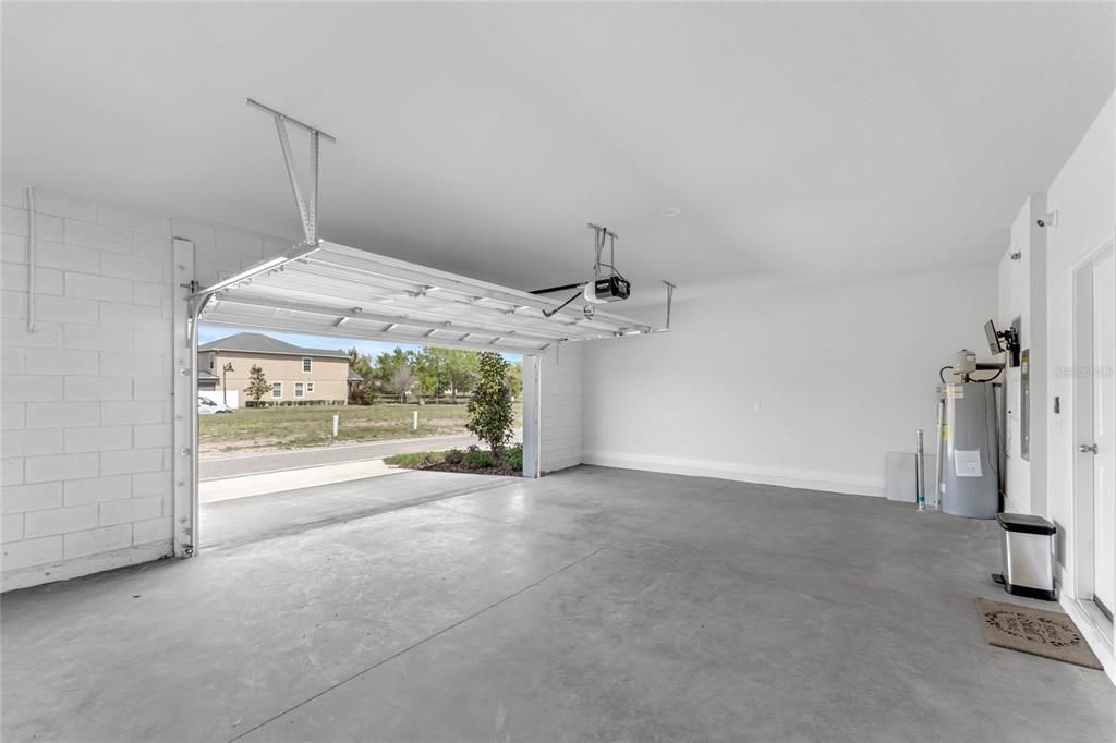 Active With Contract: $336,000 (3 beds, 2 baths, 1777 Square Feet)