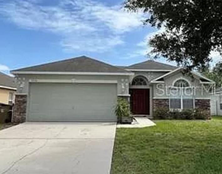 Active With Contract: $1,800 (3 beds, 2 baths, 1632 Square Feet)