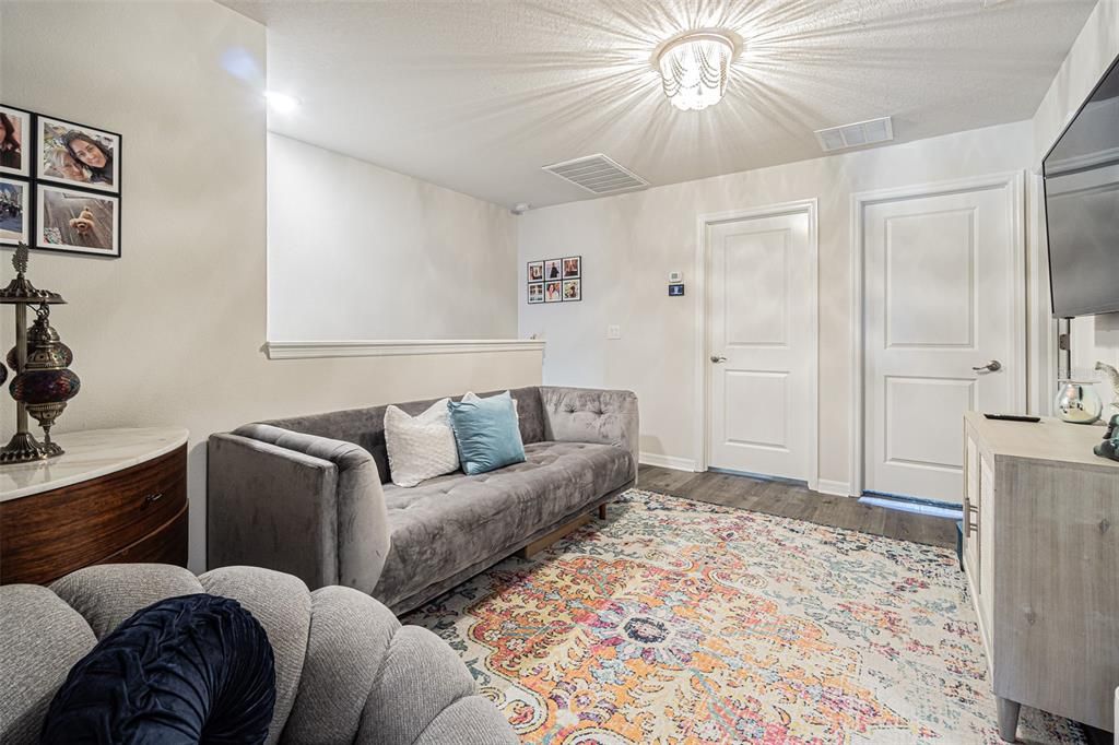 Под контрактом: $265,000 (3 спален, 2 ванн, 1525 Квадратных фут)