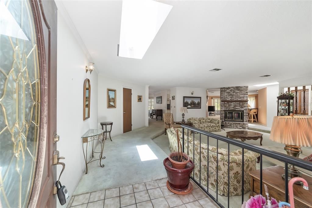 Active With Contract: $370,000 (4 beds, 3 baths, 3084 Square Feet)