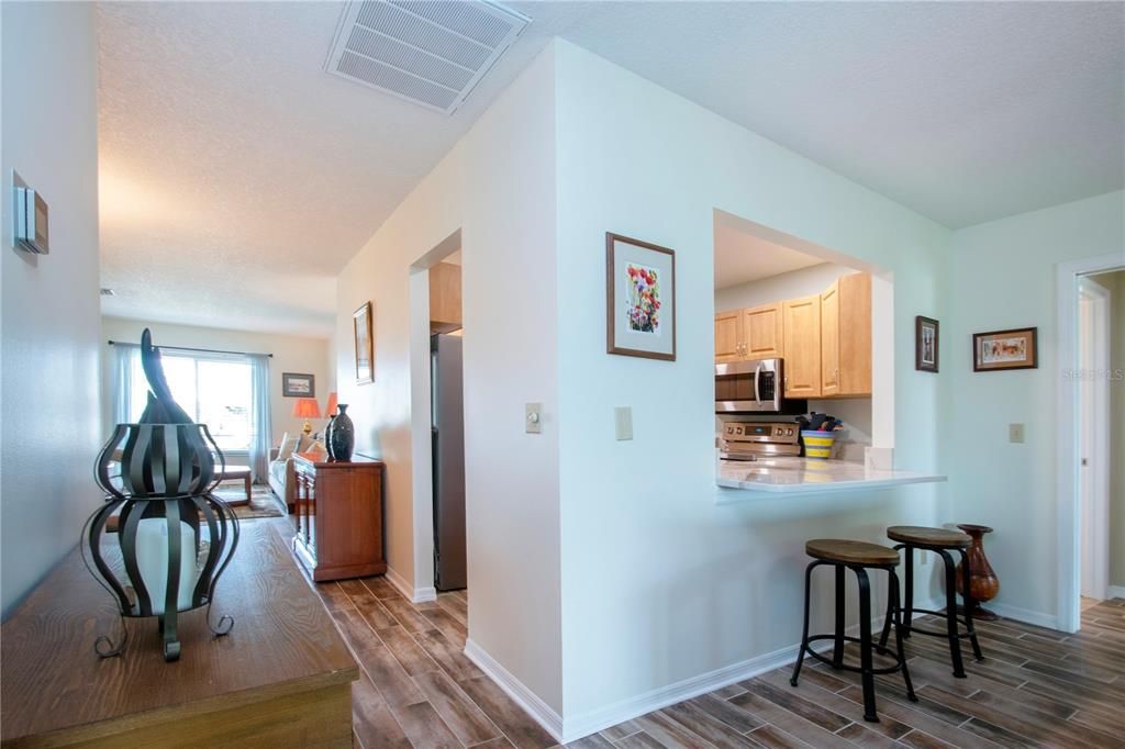 Active With Contract: $295,000 (2 beds, 2 baths, 1516 Square Feet)