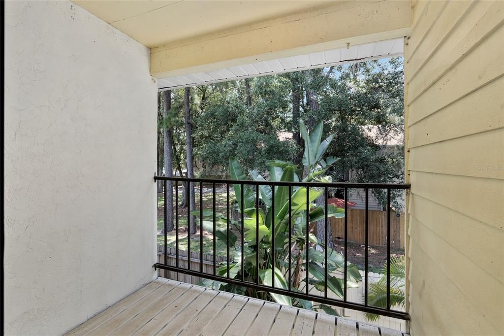 Active With Contract: $160,000 (2 beds, 1 baths, 1046 Square Feet)