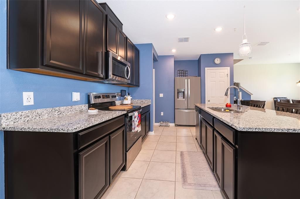 For Sale: $364,900 (3 beds, 2 baths, 1570 Square Feet)