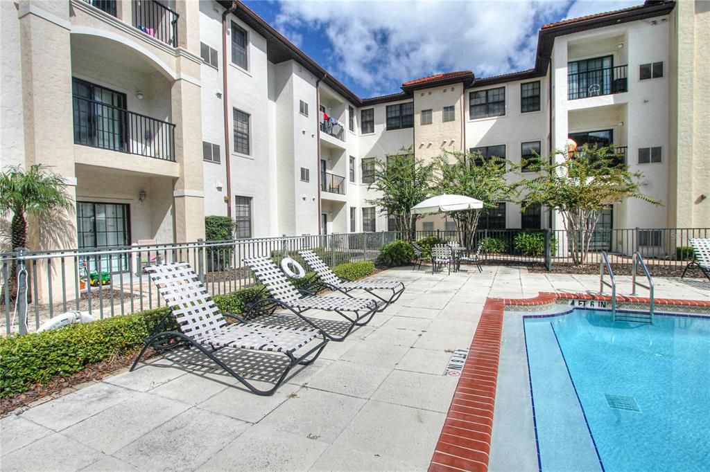 Active With Contract: $182,500 (1 beds, 1 baths, 846 Square Feet)