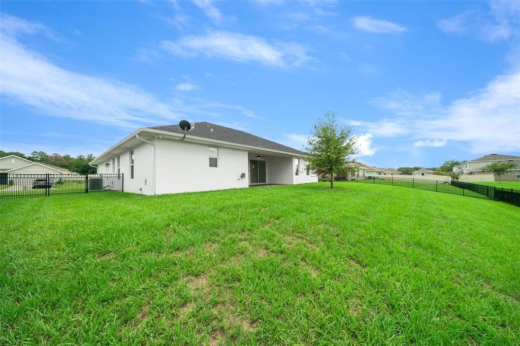 Active With Contract: $380,000 (4 beds, 2 baths, 1981 Square Feet)