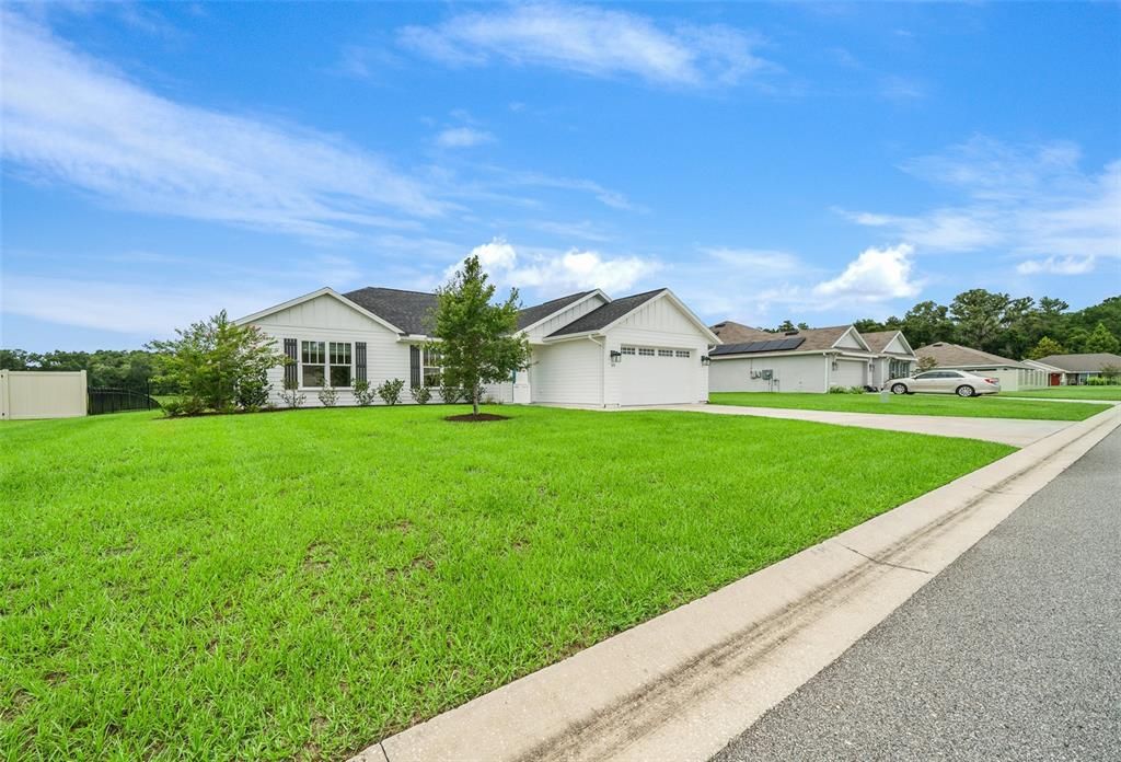 Active With Contract: $380,000 (4 beds, 2 baths, 1981 Square Feet)