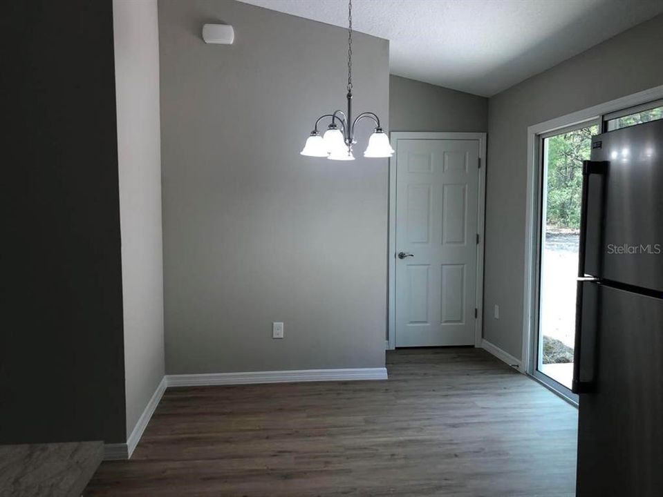 For Sale: $214,900 (3 beds, 2 baths, 1170 Square Feet)