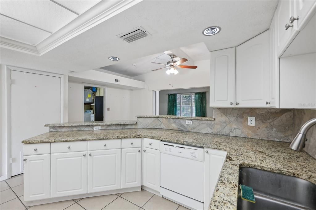 Active With Contract: $265,000 (3 beds, 2 baths, 1332 Square Feet)