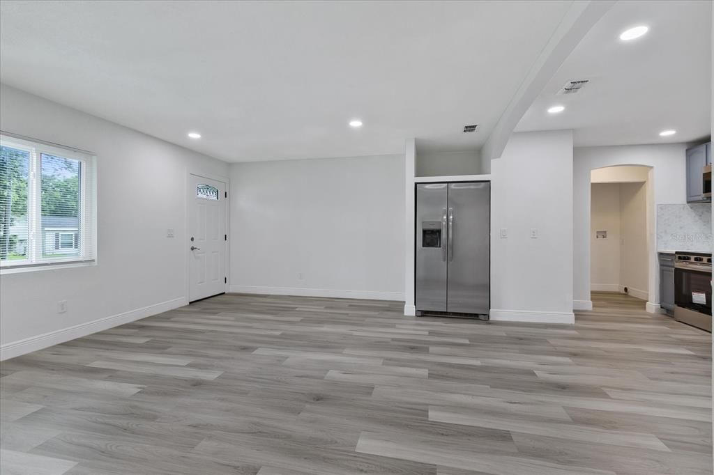 Active With Contract: $239,500 (3 beds, 2 baths, 1144 Square Feet)